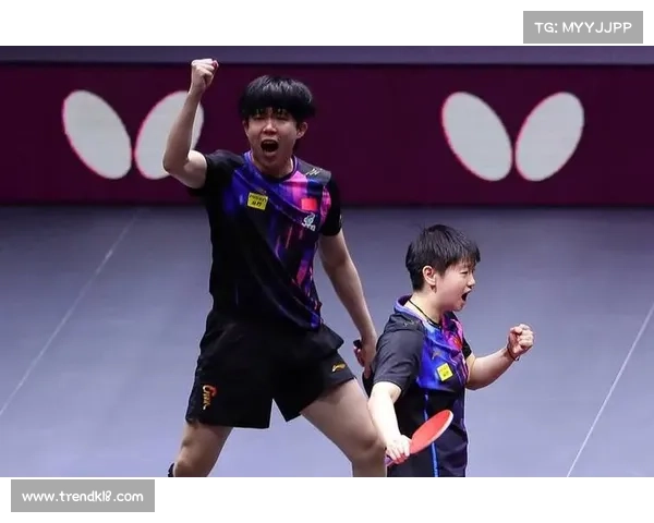 多哈世乒赛混双领奖台上的莎头组合甜蜜比心瞬间定格乒坛经典