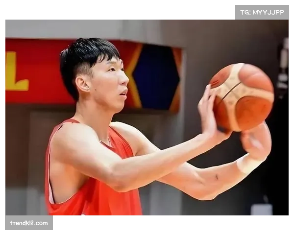 周琦内线强势开局 全队体能下降致篮板失控