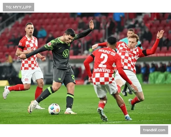 美因茨主帅赛后不满VAR判罚 争议事件再度引发讨论